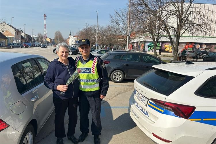 Slika /PU_VS/Akcije/policajci obilježeli dan žena/IMG-20250308-WA0007.jpg
